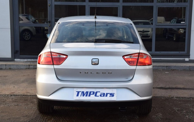 Seat Toledo cena 29900 przebieg: 130400, rok produkcji 2013 z Żelechów małe 529